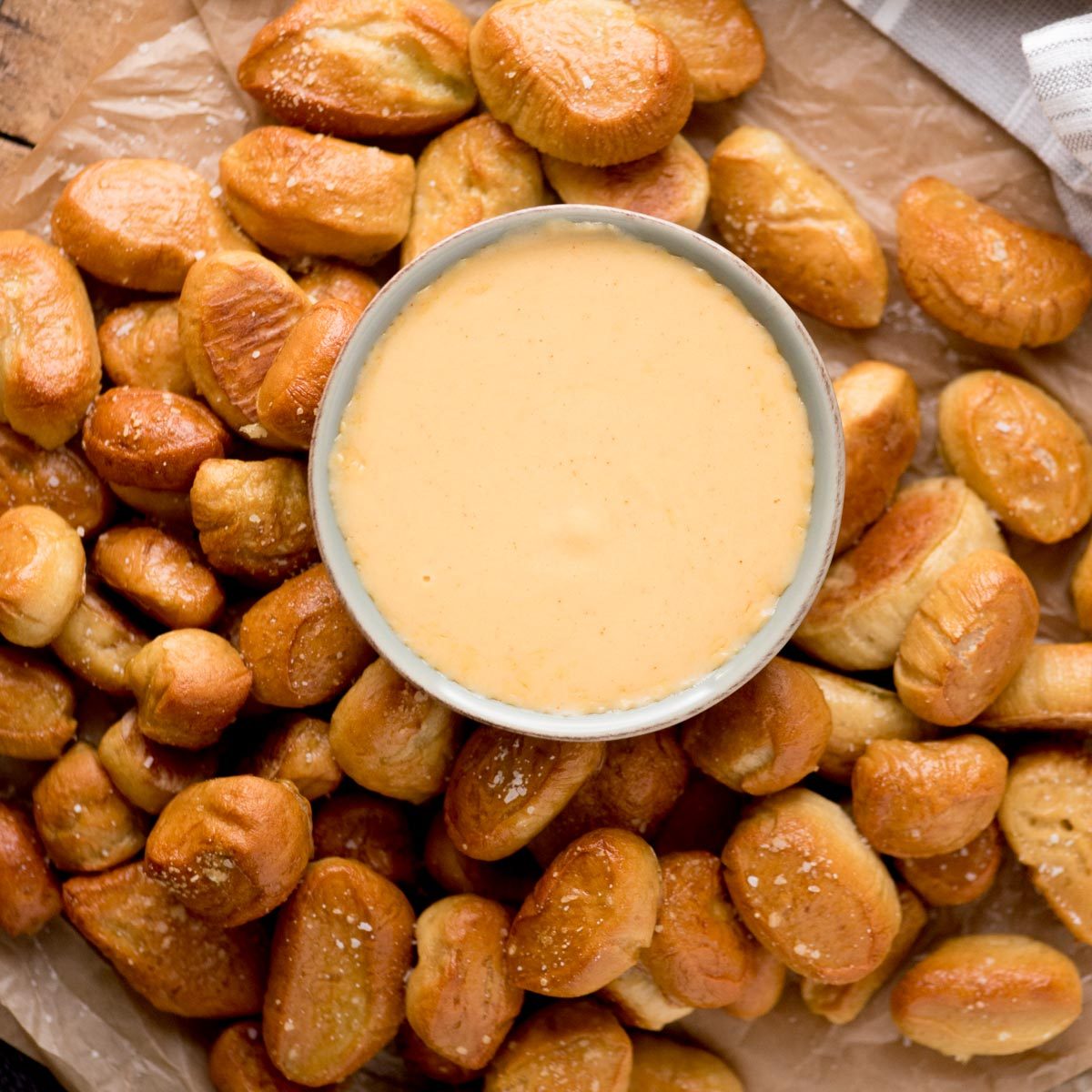 Home-style Beer Cheese Dip for Pretzels