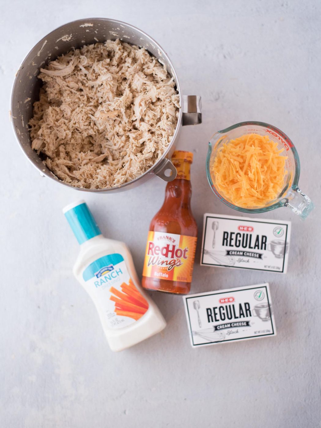 ingredients to make slow cooker buffalo chicken dip