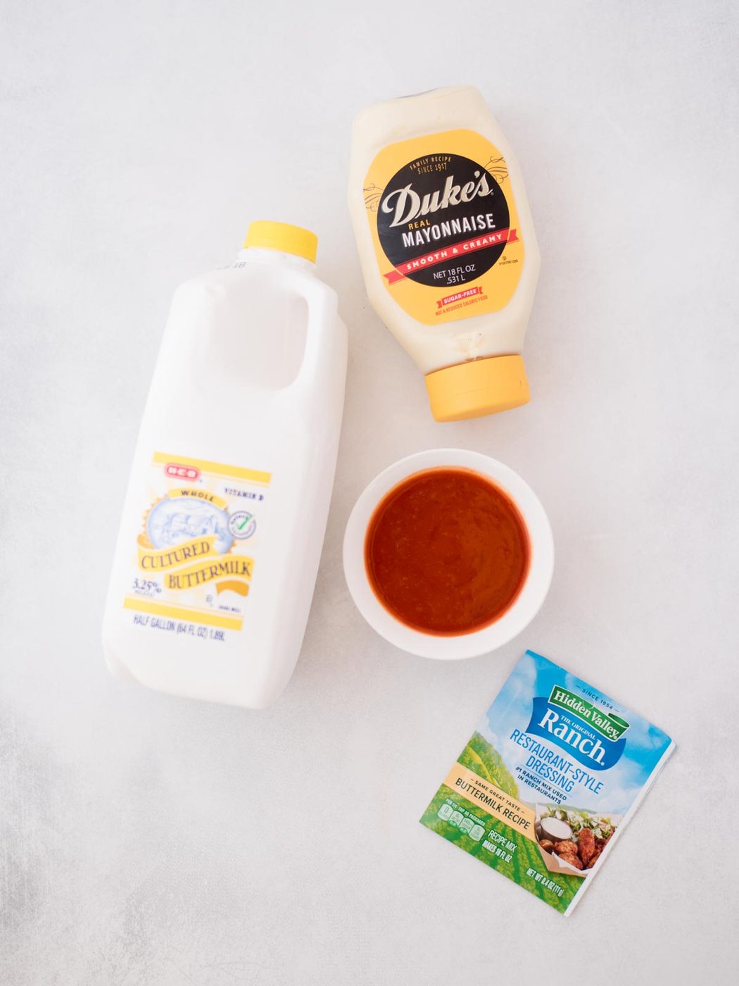 Ingredients need to make buffalo ranch sauce.
