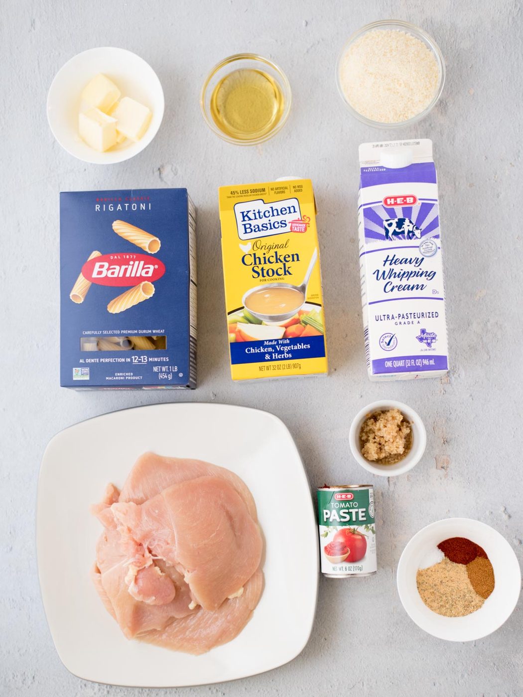 ingredients to make creamy cajun chicken pasta