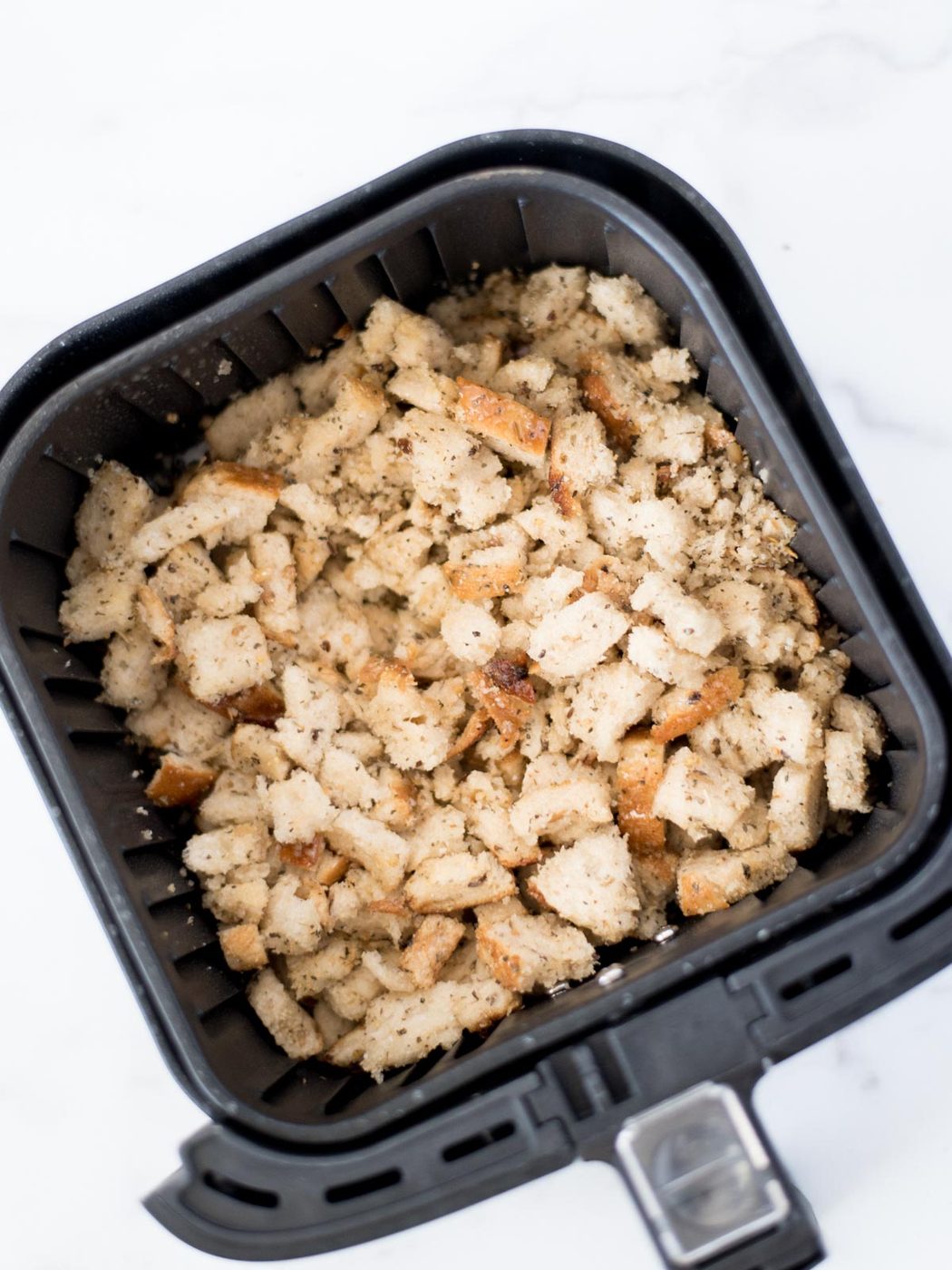 seasoned bread in the air fryer basket