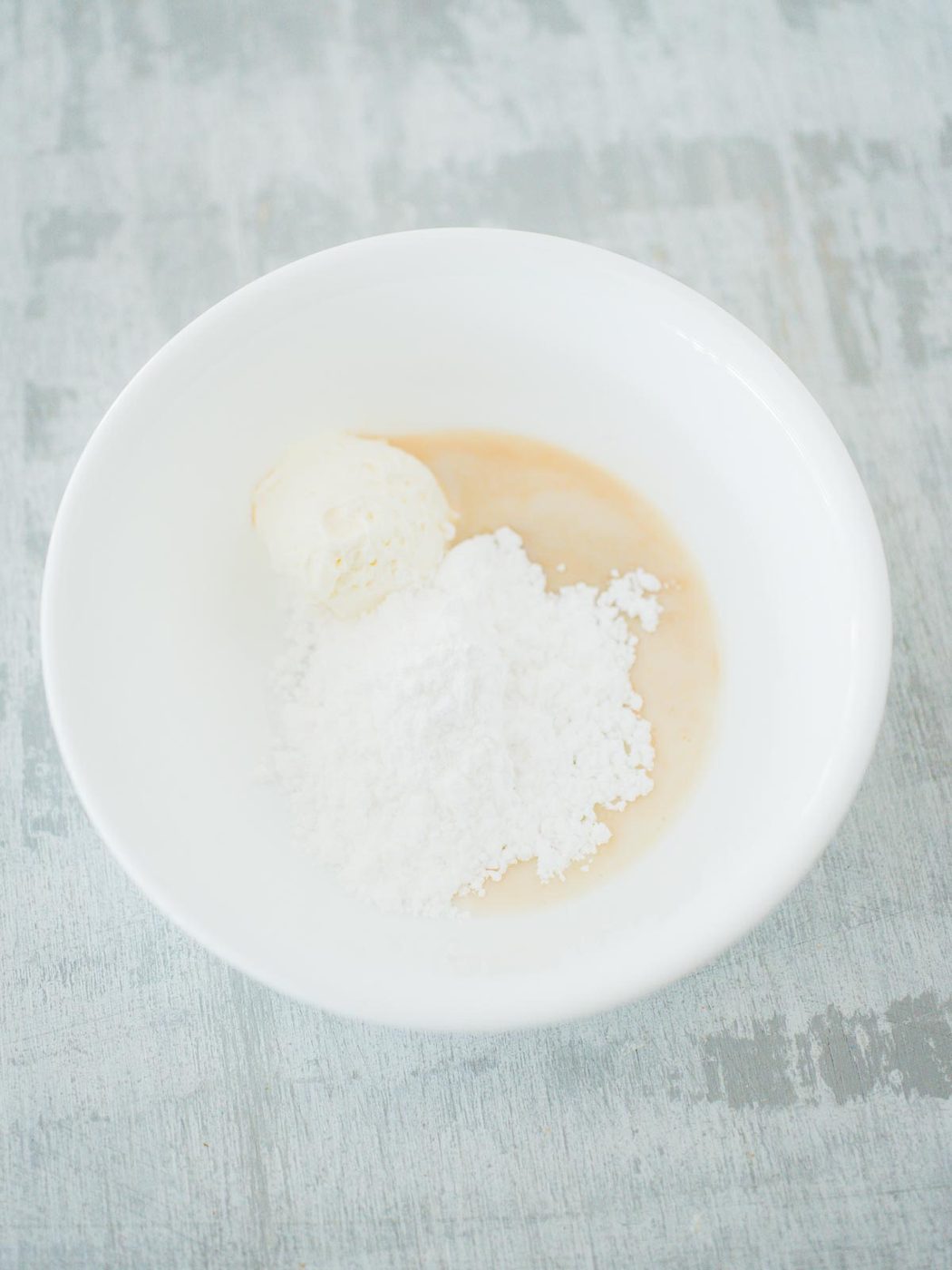 drizzle ingredients in a bowl