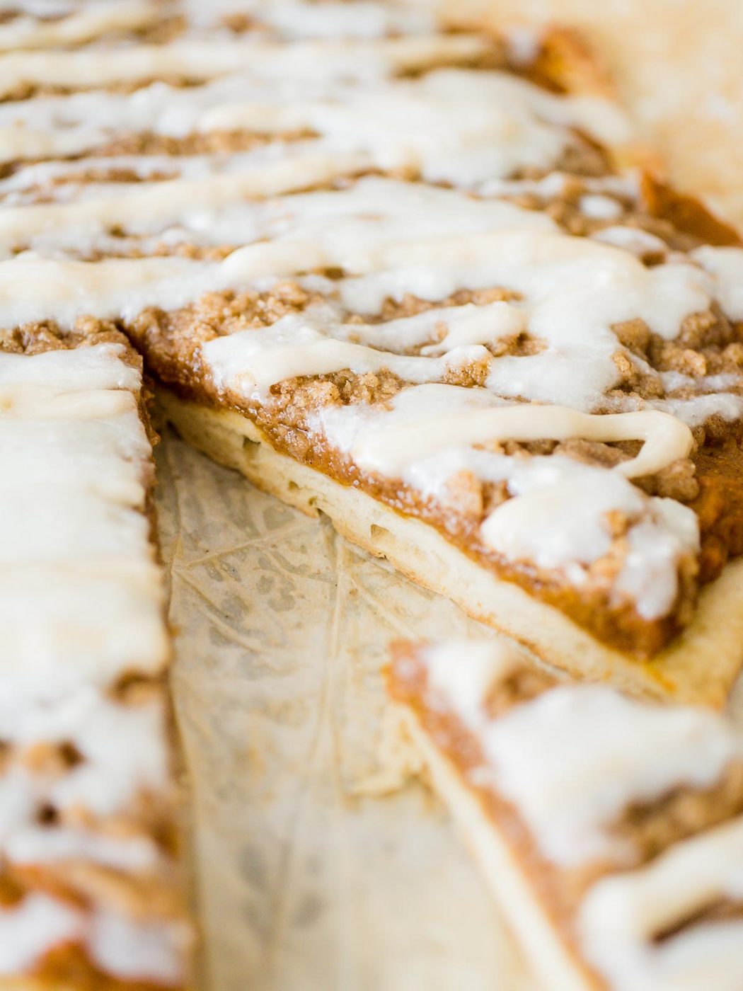 the side of a slice of pumpkin dessert pizza