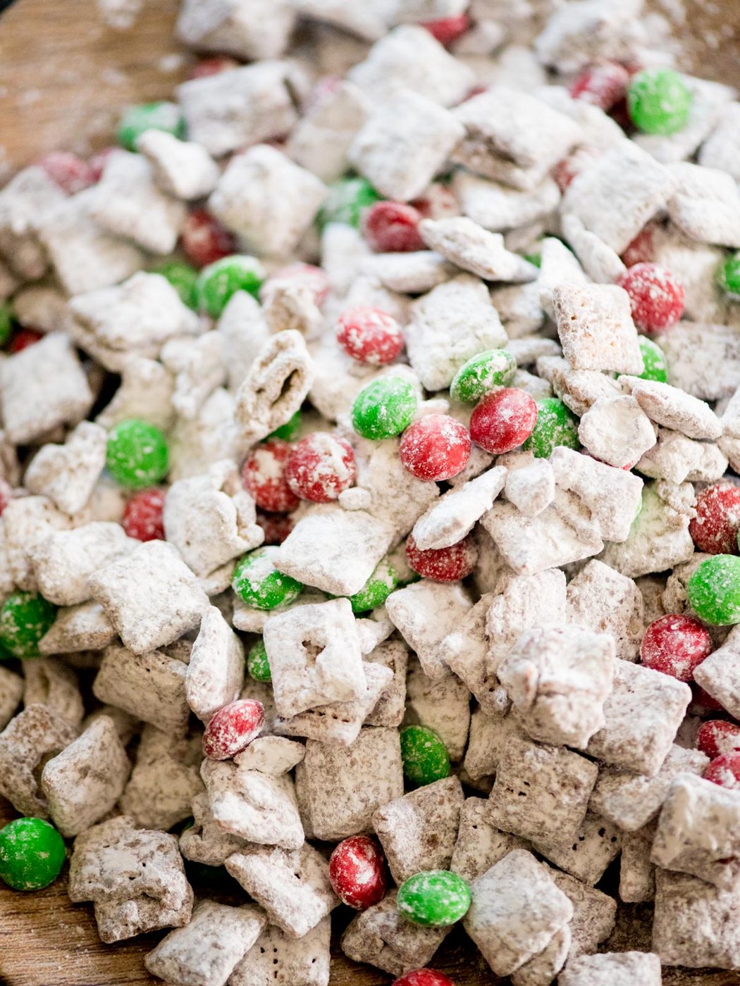 muddy buddies recipe with green and red m&ms