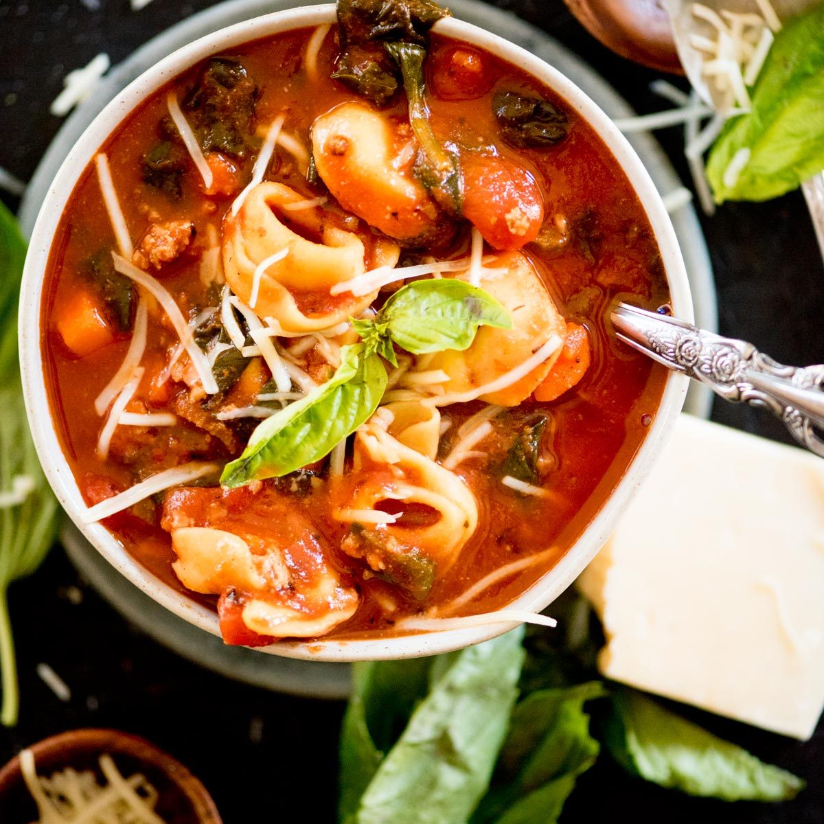 Home-style Tomato Tortellini Florentine