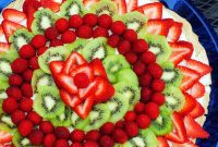 Vibrant Fruit Pizza with a Sweet Cookie Base