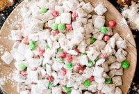 Festive Homemade Muddy Buddies