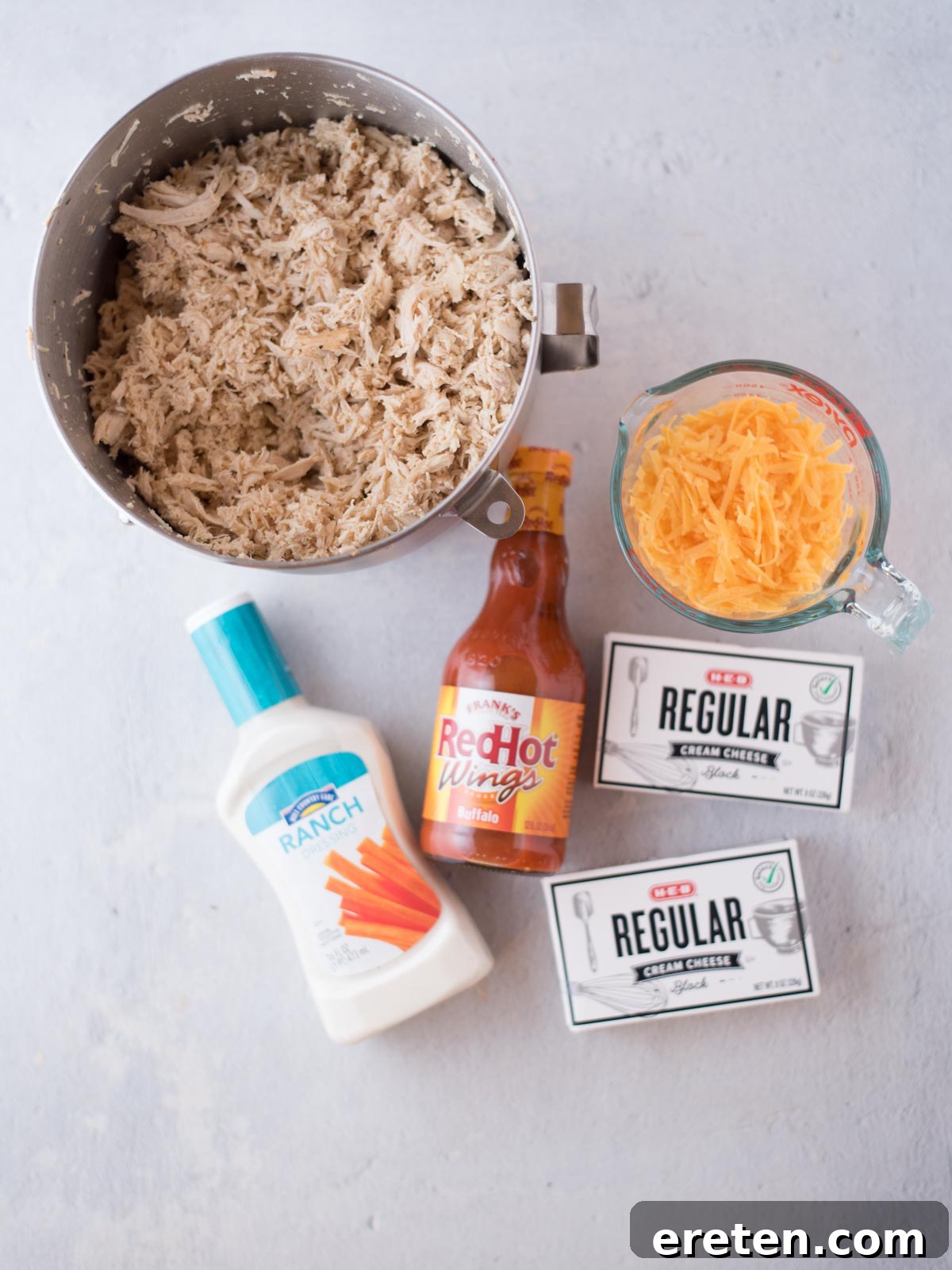 ingredients to make slow cooker buffalo chicken dip