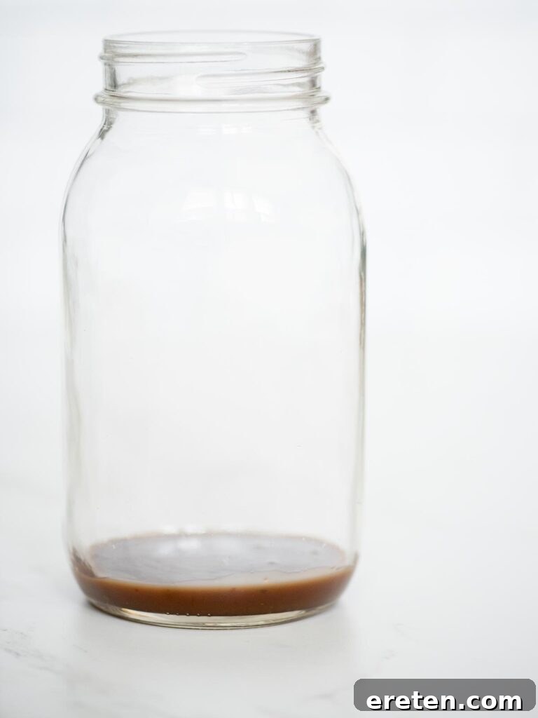 Layered Pesto Chicken Salad Jar 4 mason jar with balsamic vinaigrette