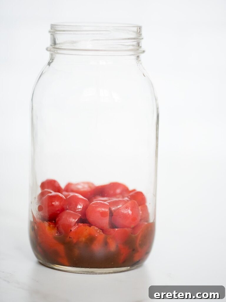 Layered Pesto Chicken Salad Jar 6 balsamic vinaigrette, roasted peppers, and grape tomatoes in a jar