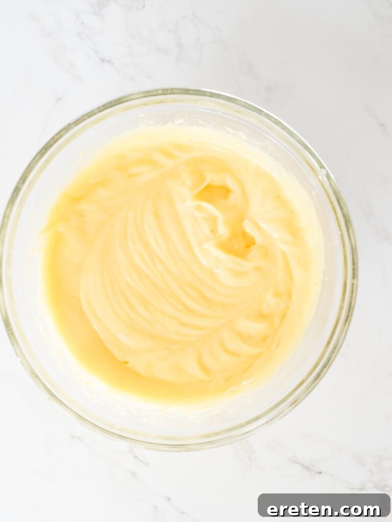 The instant pudding mixture after being blended, beginning to thicken.